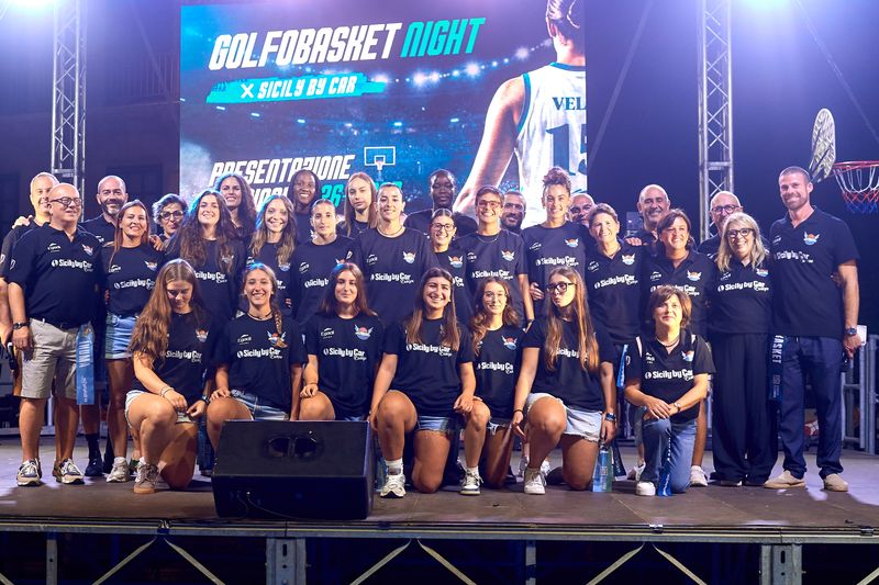 "GolfoBasket Night x Sicily By Car": presentazione ufficiale ieri sera in piazza Ciullo