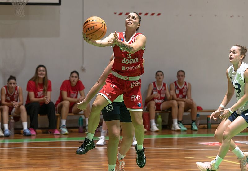 Pomeriggio di lusso al PalaMazzali: trionfano lo spettacolo e il grande basket a Bolzano