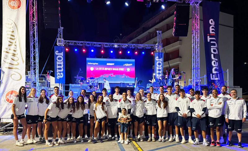 Magnolia Campobasso: presentato il gruppo rossoblù in centro città