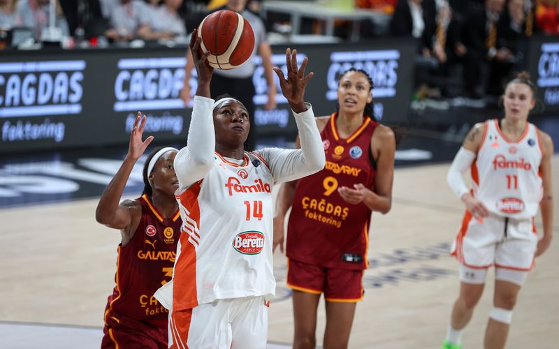 Il Beretta Famila Schio espugna Istanbul al debutto in Eurolega