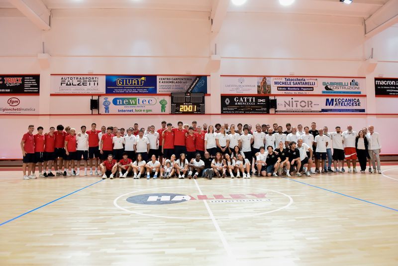 La Halley Thunder Matelica si è presentata ai tifosi insieme alle altre squadre senior cittadine